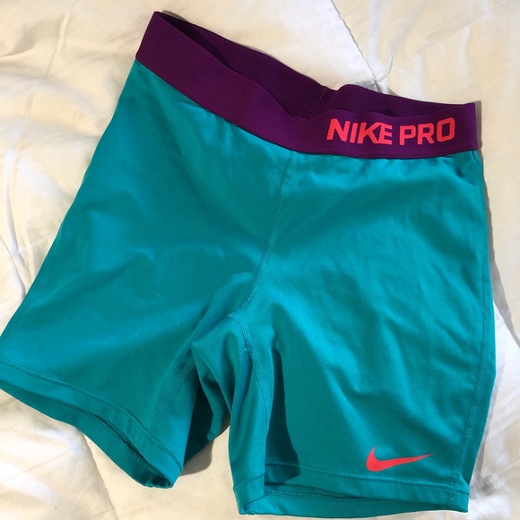 nike girls boyshorts